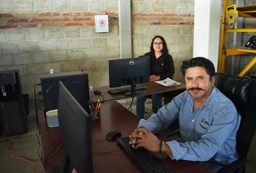 TNT Refacciones - Personal